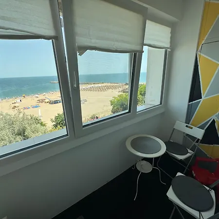 La Malul Marii Apartment