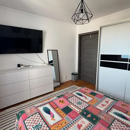 La Malul Marii Apartment *